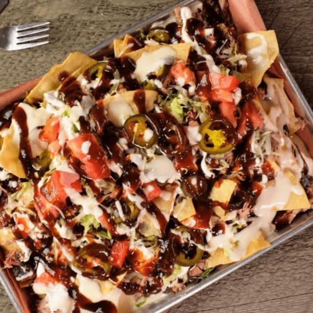 Lunch BBQ Nachos & Drink (86 Pork).
